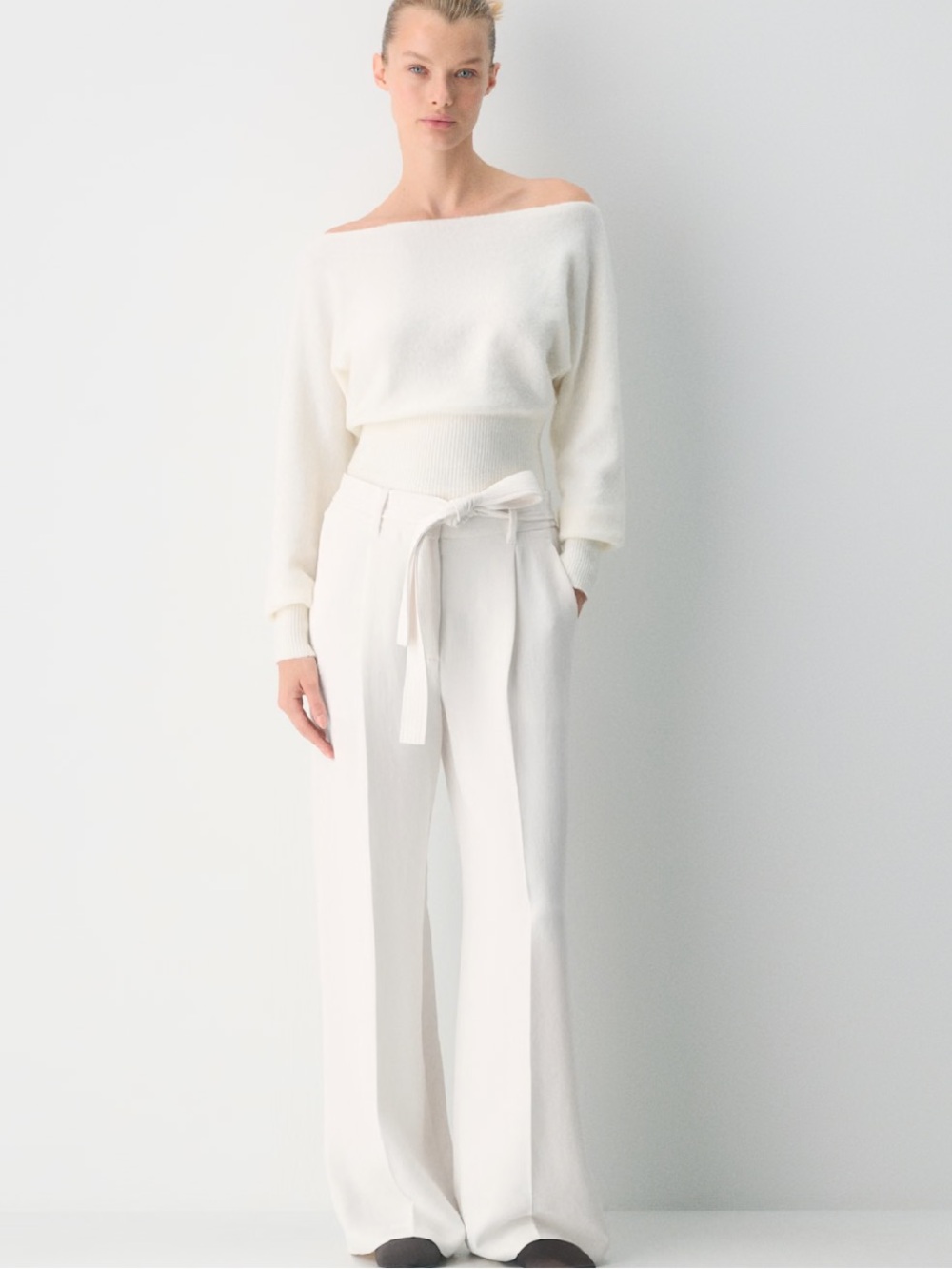 NWT Aritzia Wilfred Shimmy Pant Crepette Light Birch Wide Leg Size 10